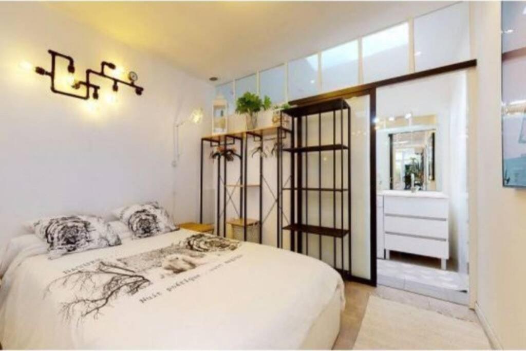BANDOL Magnifique appartement en RDC cour sans vis à vis 5mn plage Extérieur photo
